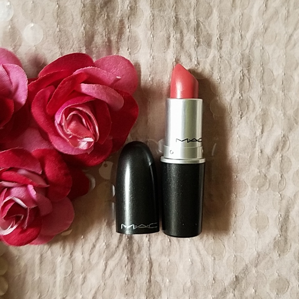💋MAC Cremesheen Lipstick💋